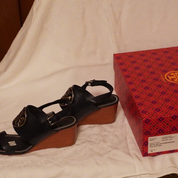 Navy blue Tory Burch wedge shoe - Picture 2 of 5